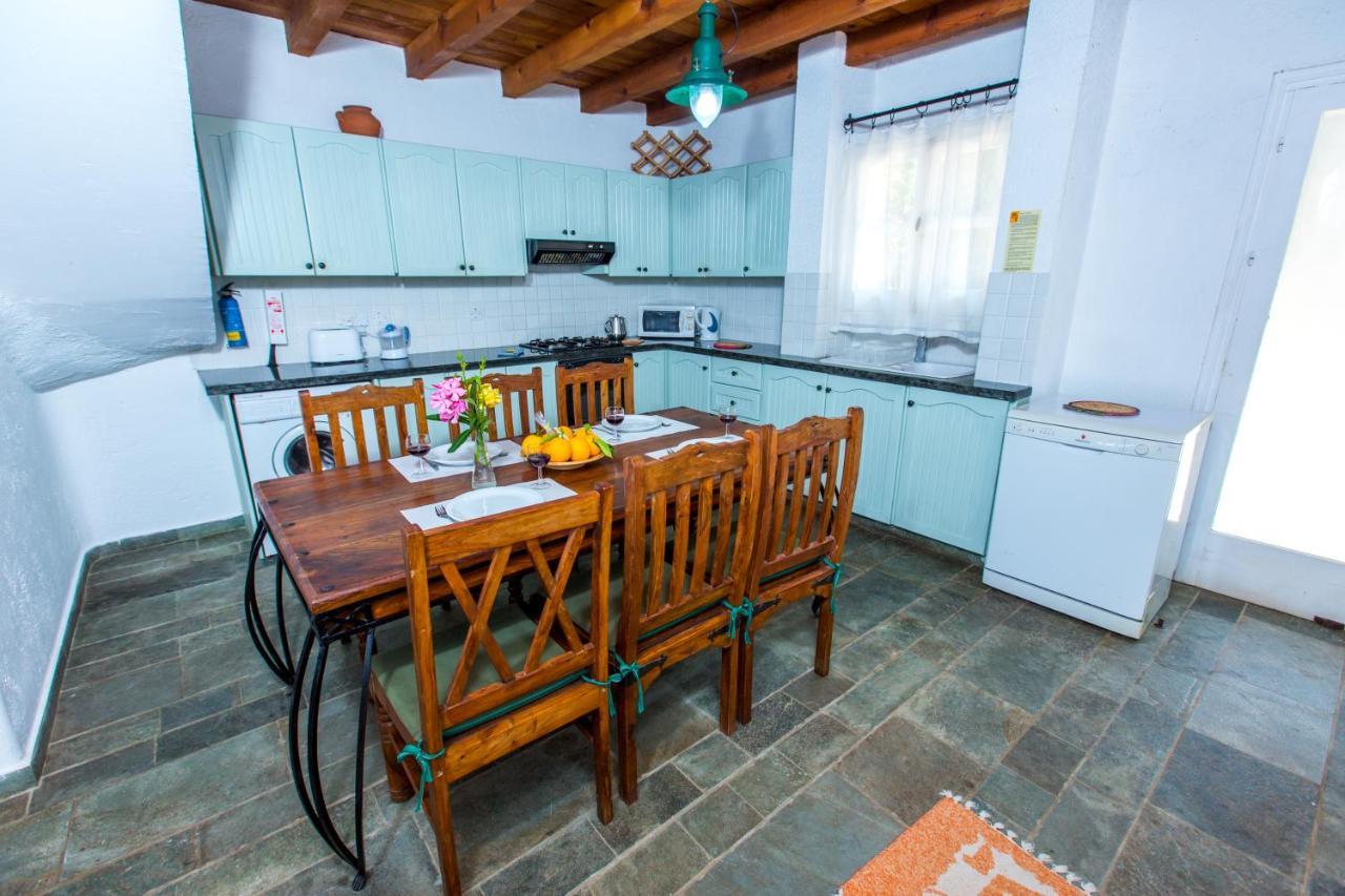 Villa Clarissa & Carmel View Paphos Luaran gambar