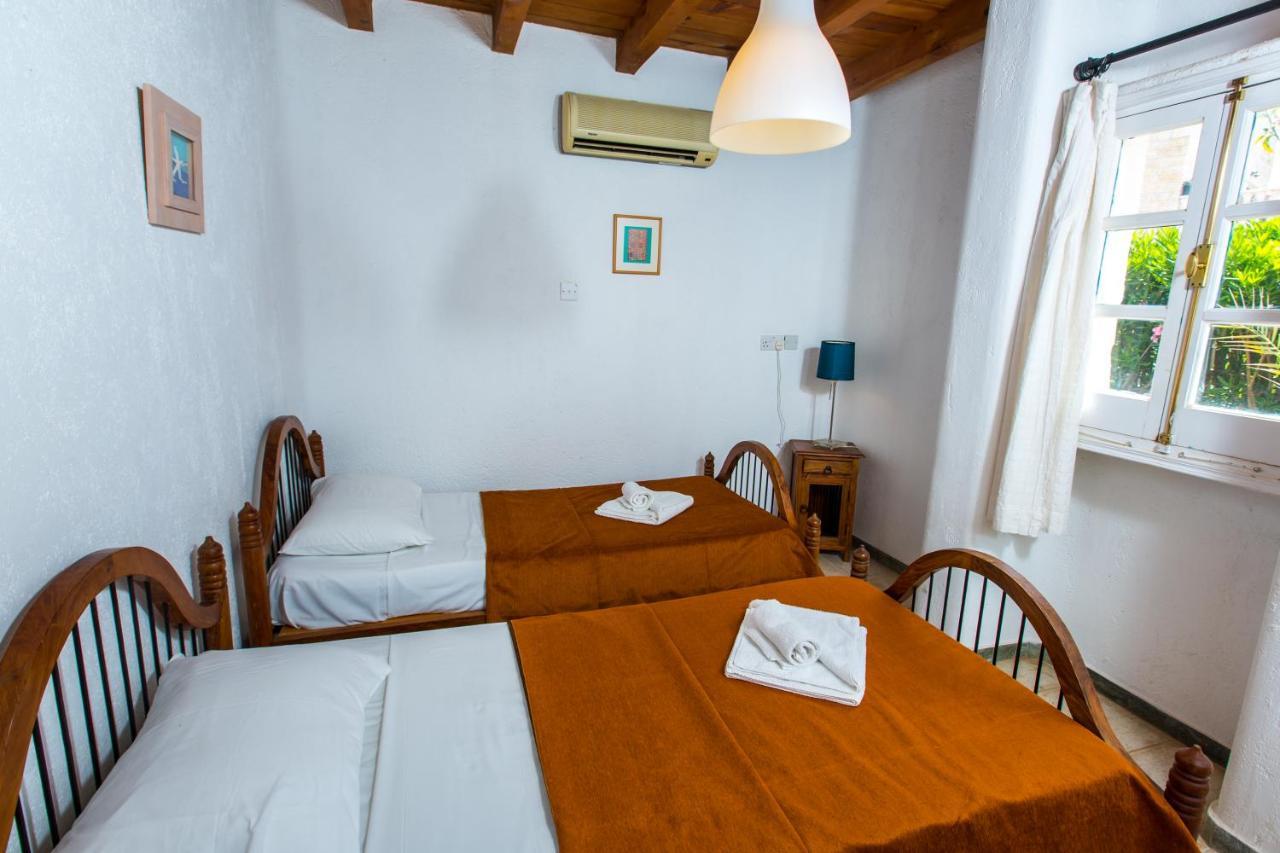 Villa Clarissa & Carmel View Paphos Luaran gambar